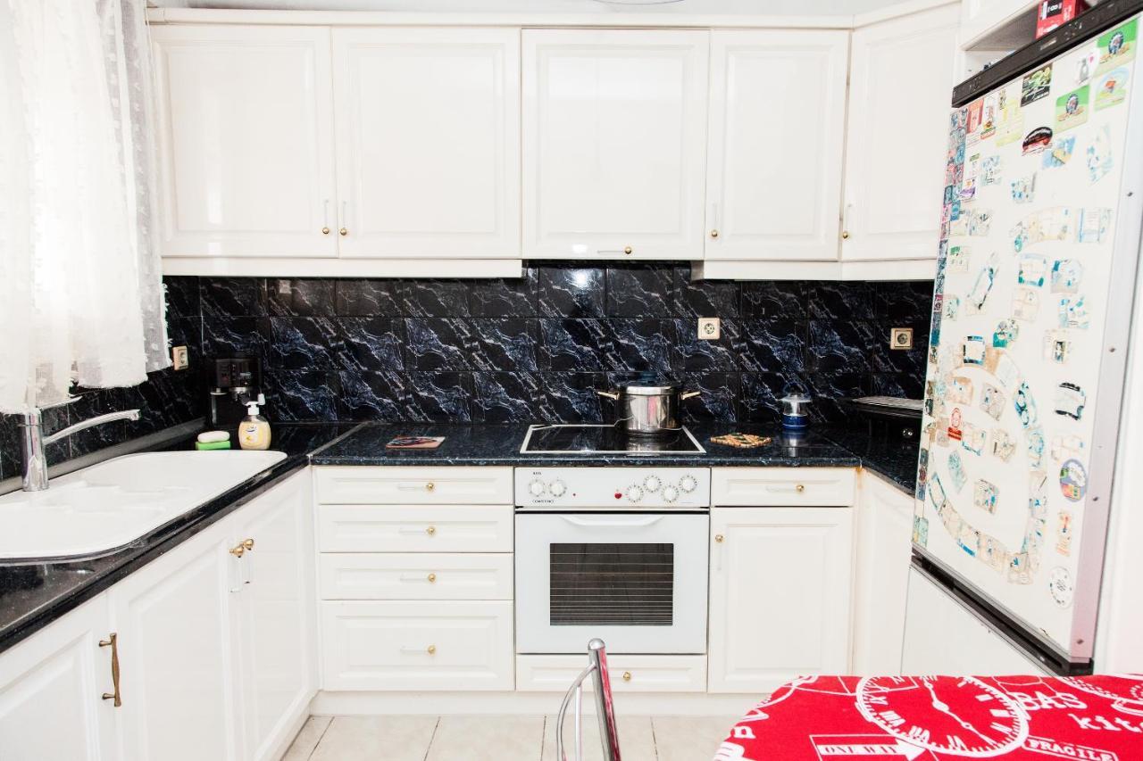 Sunny Apartment Near Metro Station アテネ エクステリア 写真